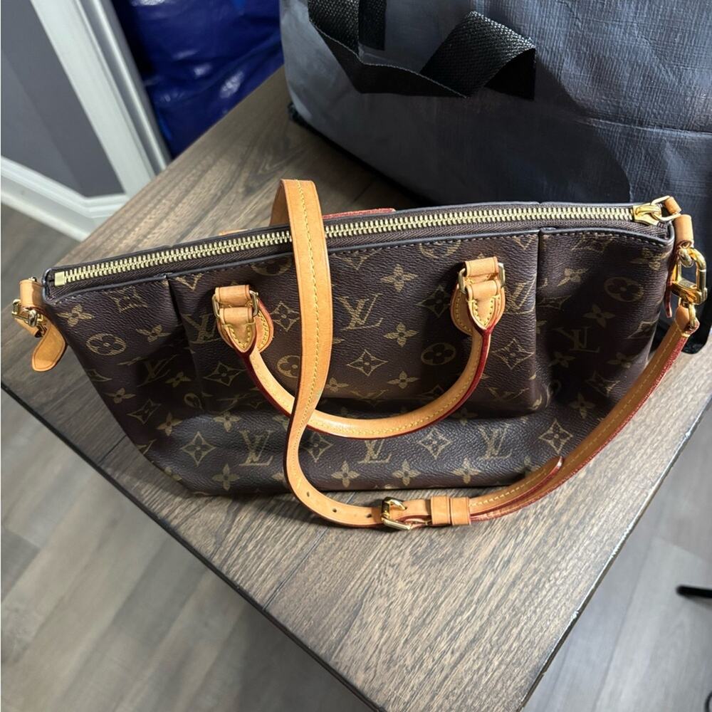 Authentic Louis Vuitton Monogram Turenne MM Top Handle Crossbody Tote - Picture 3 of 7